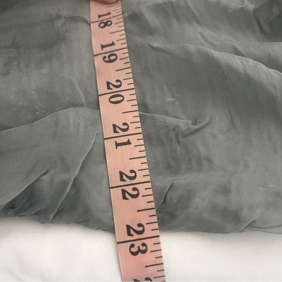 Gigi Moda Made in Italy Seta Spalla Blouse Top XL Gray 100% Silk Lightweight EUC - Picture 11 of 11